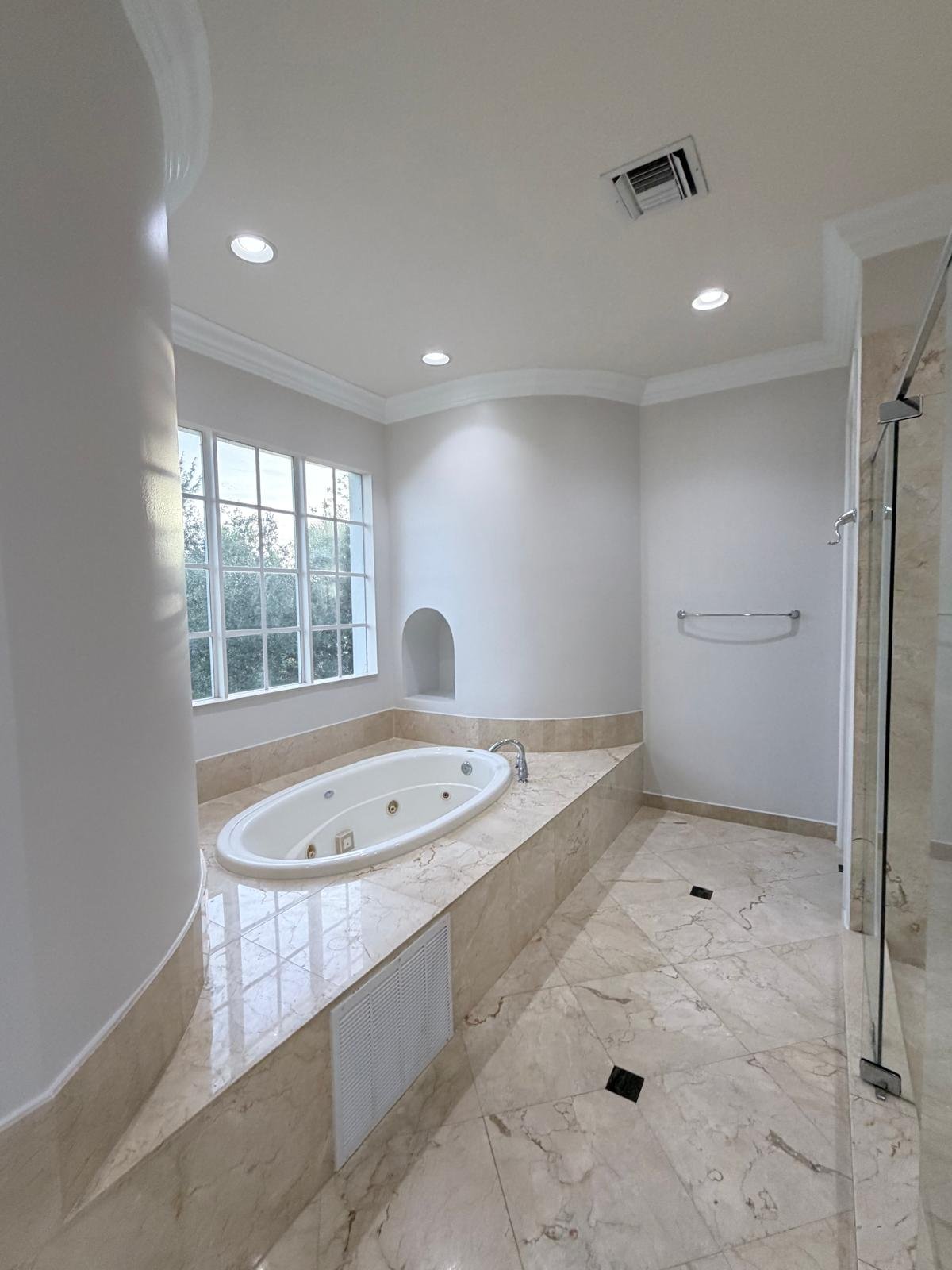 Freshly painted bathroom interior by EMS Painting in Coral Springs, FL